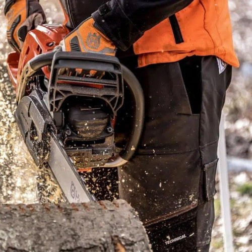 Prevent your chainsaw from getting stuck