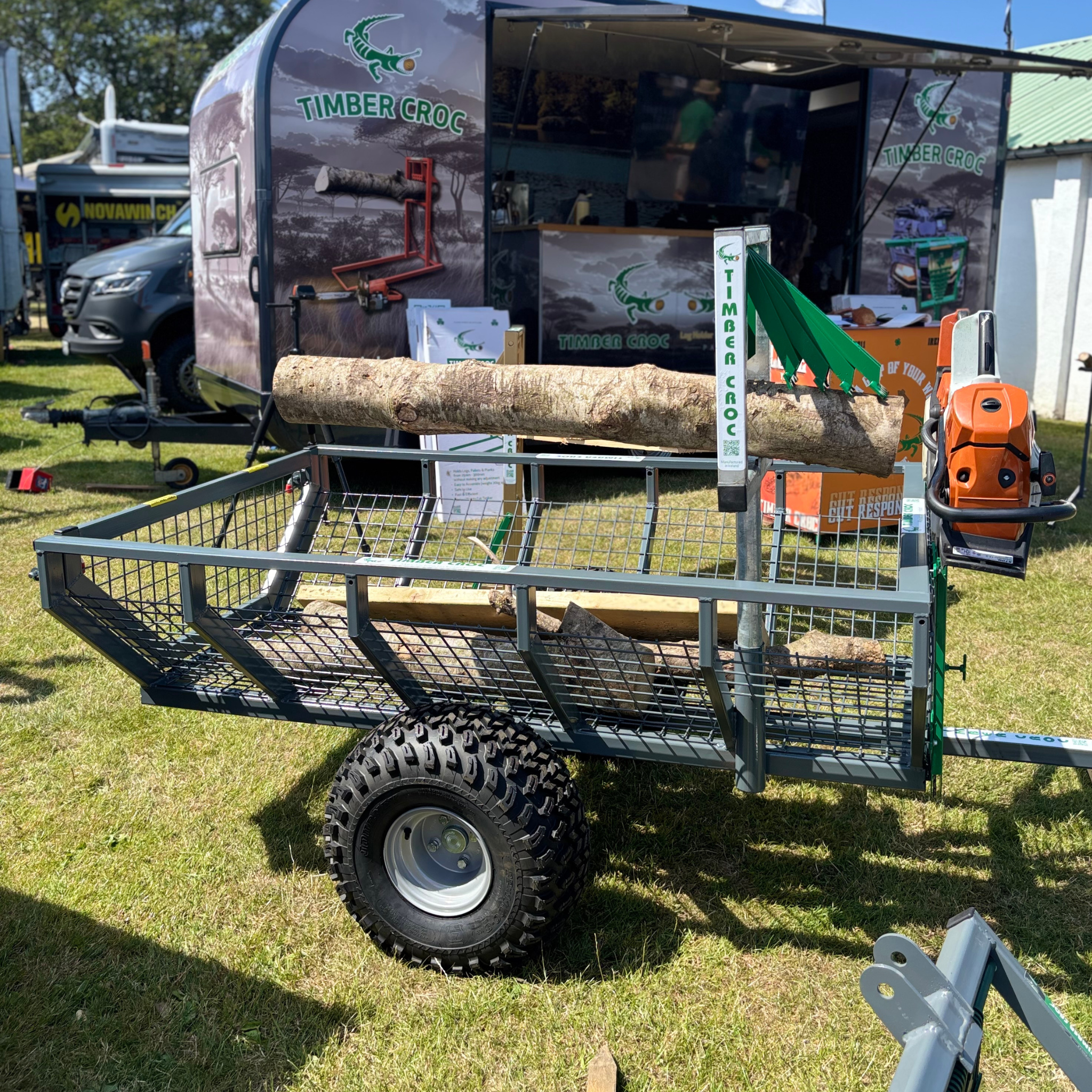 Holzscheithalter aus verzinktem Holz „Croc“