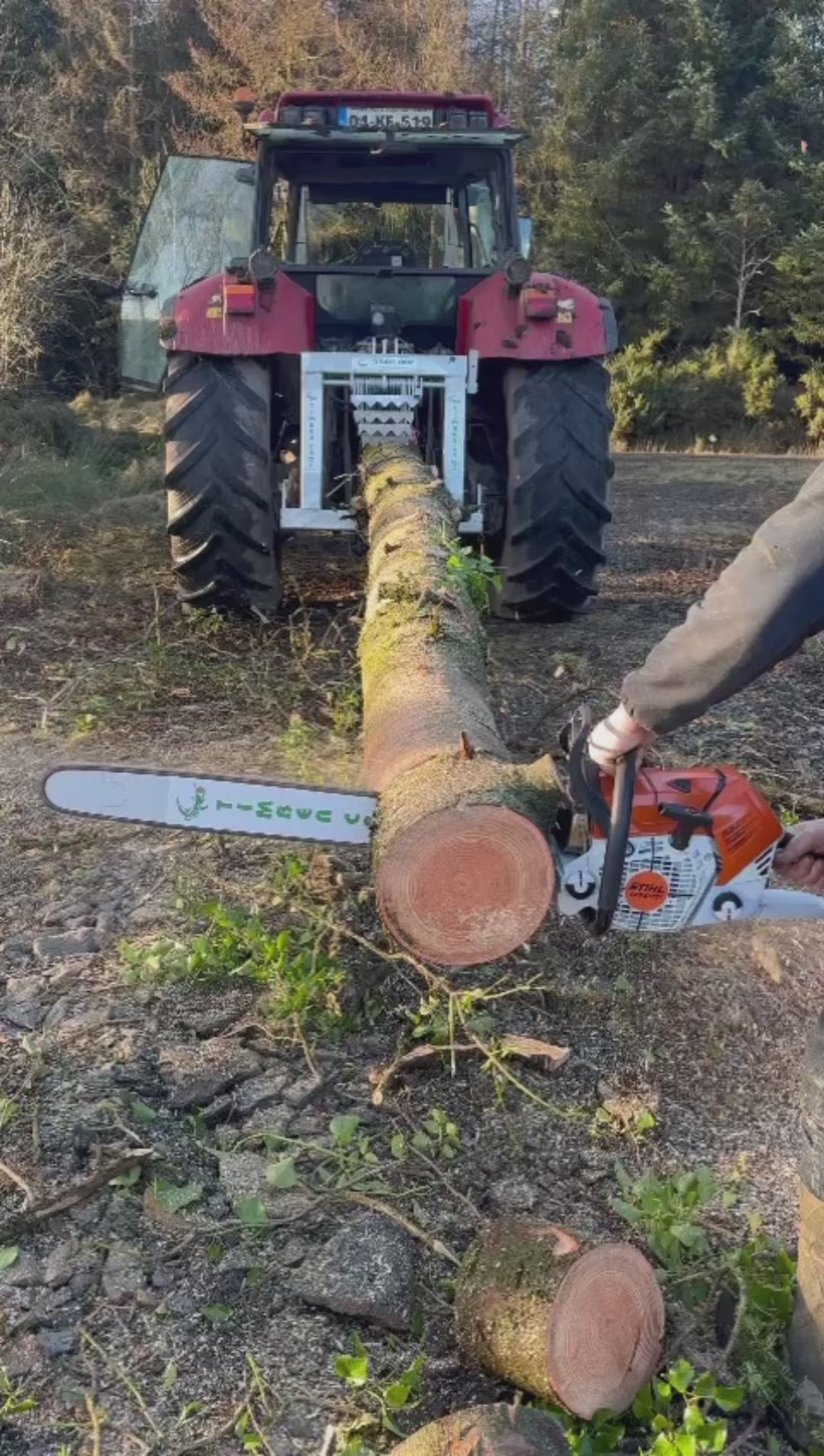 Video demonstrating the Timber Croc Cat 2 Extra Heavy Duty log holder on a large tractor